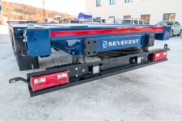 Заднее защитное устройство