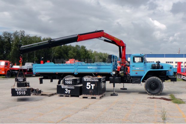 Автомобиль бортовой Урал 4320-60М с КМУ Palfinger PK-15500