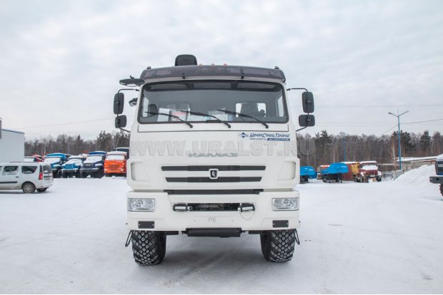 Седельный тягач Камаз 43118-50 с КМУ KS-1256G-II