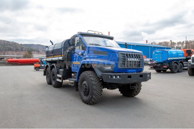 Автоцистерна для воды АЦПТ-8НО УСТ 5453 Урал NEXT 5557-6151-72