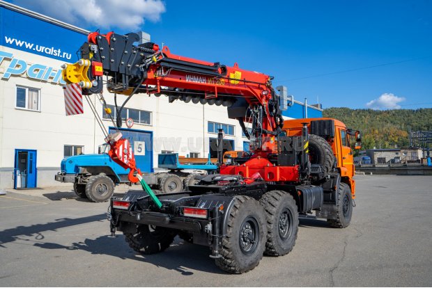 Седельный тягач с КМУ ИТ-200 (тросовый, люлька, бур) УСТ 5453 Камаз 43118