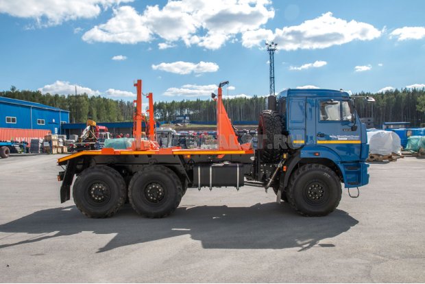 Лесовозный тягач УСТ-5453