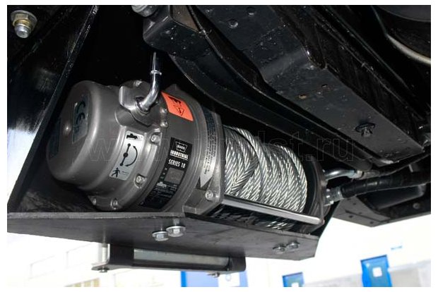 Лебедка Dragon Winch 18000 HD HIDRA на автомобиле Урал