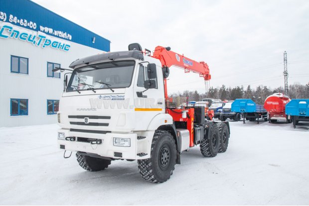 Седельный тягач Камаз 43118-50 с КМУ KS-1256G-II