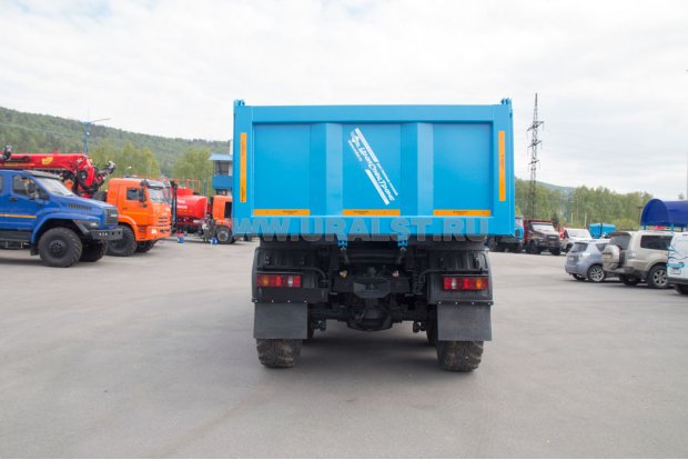 Самосвал Урал 5557-82Е5 с задней разгрузкой