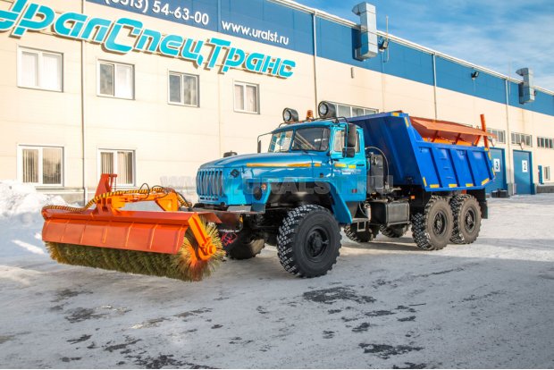 Машина для содержания дорог ВМКД-15 на шасси Урал 55571-60