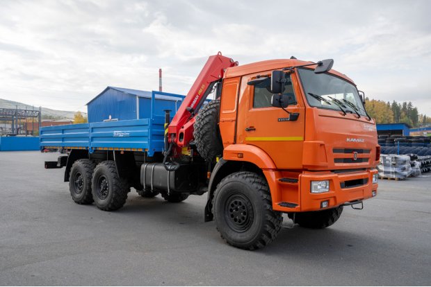 Автомобиль бортовой с КМУ ИМ-95 УСТ 5453 Камаз 43118, сп.м