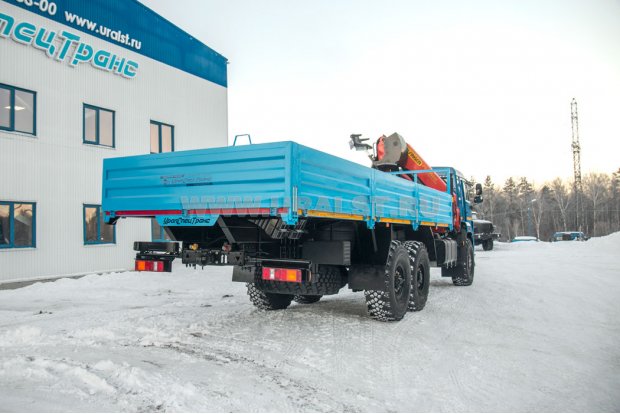 Бортовой автомобиль Камаз с краном-манипулятором