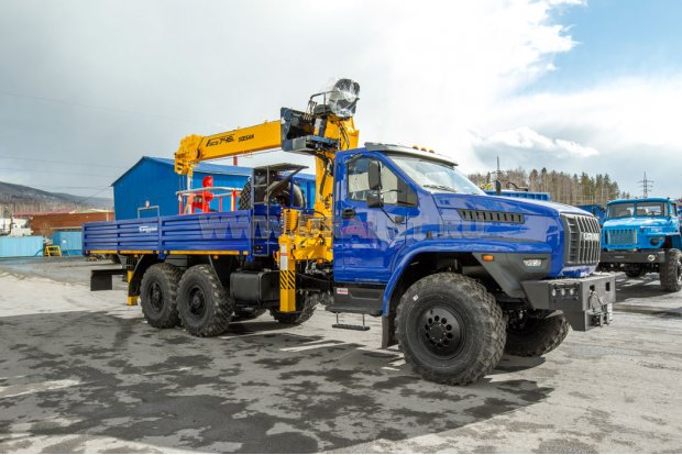 Бортовой автомобиль с КМУ SOOSAN SCS746 L УСТ 5453 Урал NEXT 4320-6951-74