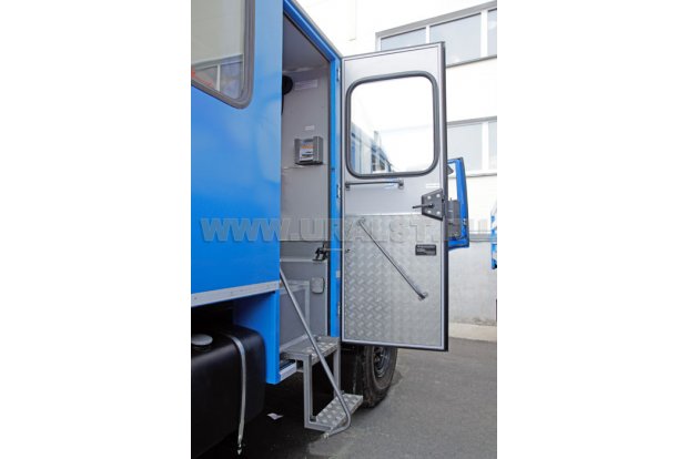 Автобус вахтовый 22+2 комфорт УСТ 54535 Камаз 43118 (CUMMINS 3690 мм)