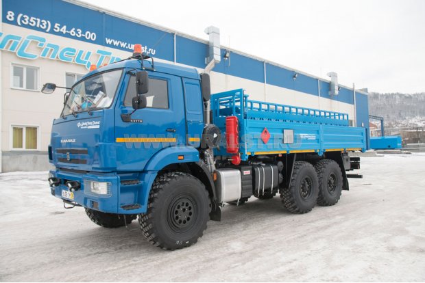 Бортовой автомобиль Камаз 43118-50 баллоновоз