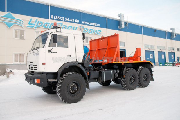 Трубоплетевозный тягач Камаз