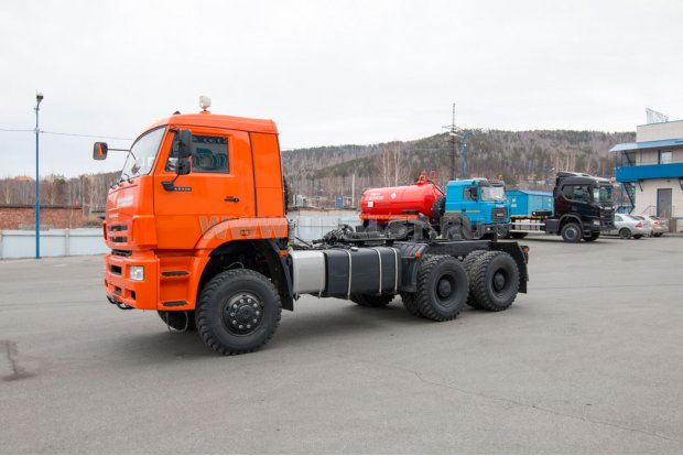 Седельный тягач Камаз 65225-6141-53