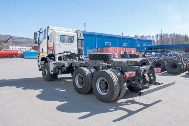 Шасси FAW СА3250 6х6, 420л.с., база 3675