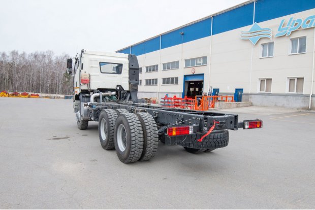 Шасси FAW CA3250 6х4, 390л.с., база 3800
