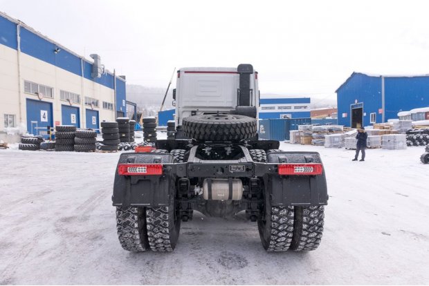  Седельный тягач BEIBEN 3343SA (6х6) КБ 3850 мм, шины 12.00R24, ССУ1540 мм (3.5”) ДОПОГ