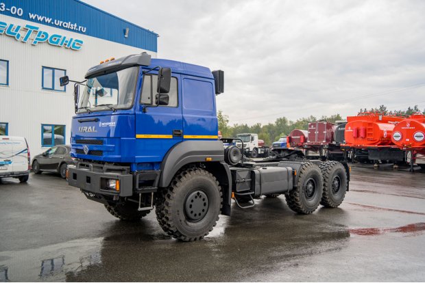Седельный тягач Урал 63704К-0111Е5