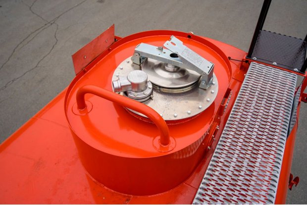 Заливная горловина