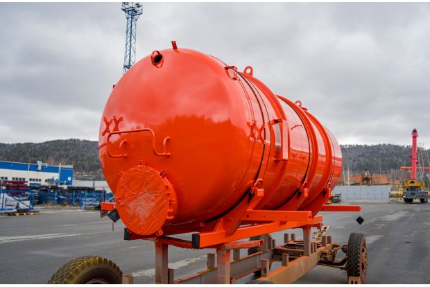 Цистерна с надрамником АКН (МВ) 10