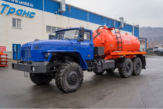 Автоцистерна вакуумная МВ-6Т Урал 5557-1112-60