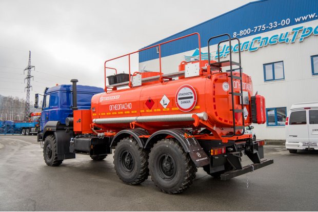 Автотопливозаправщик АТЗ-11-2Б