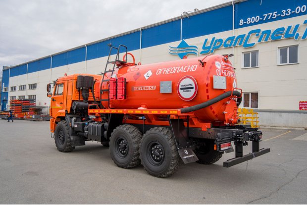 Автоцистерна вакуумная АКН-10 КО