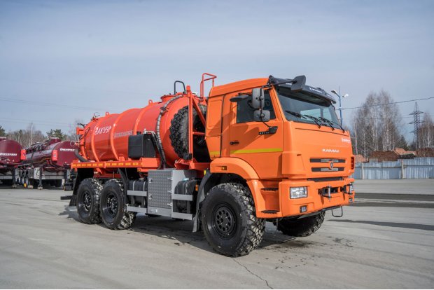 Автоцистерна вакуумная МВ-9+1-ОД КО-510 бак для воды Камаз 43118-50 (илососная, два отсека)
