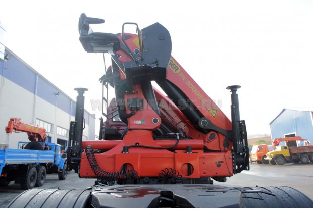 Седельный тягач с КМУ РК-30002-K УСТ 5453 Камаз 65221