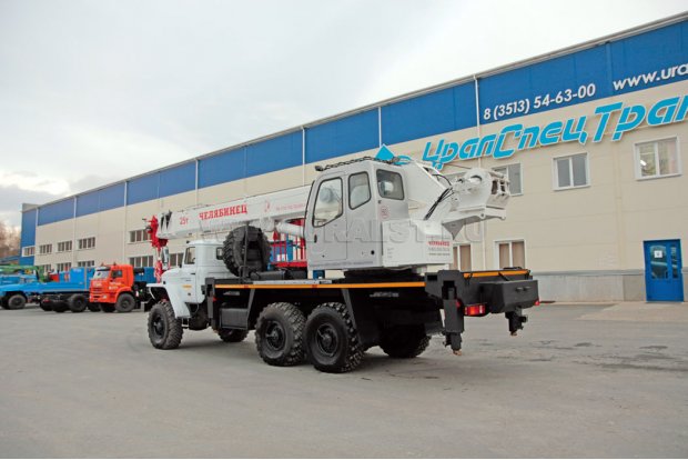 Автокран КС 55732-28-13 "Челябинец" Урал 4320 люлька