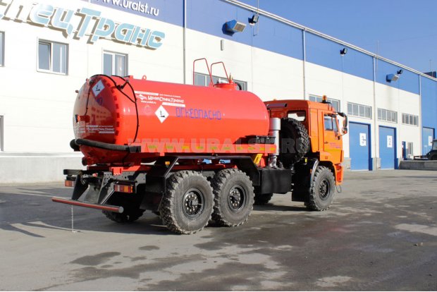 Автоцистерна нефтепромысловая АКН-10