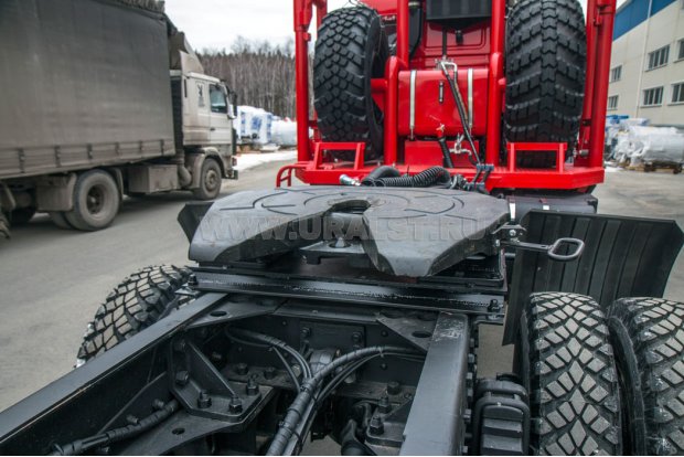 Седельно-сцепное устройство тягача