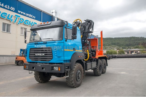 Лесовозный тягач Урал 44202 с ГМ ОМТЛ-120-02 УСТ-5453