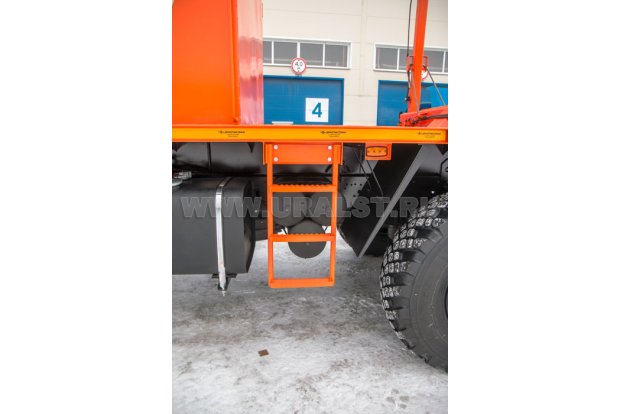 Лесовоз УСТ 5453 Камаз 43118 сп. место УВЭОС