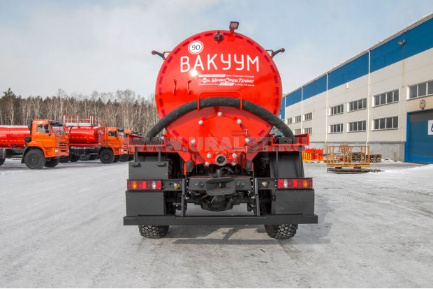 Вакуумная машина МВ-10 КО УСТ 5453 Урал NEXT 4320-6951-72 ревизионный люк