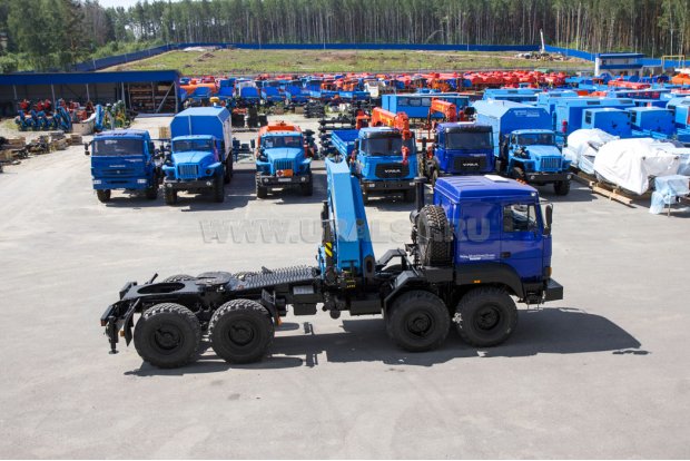 Тягач Урал 532362-70 с краном-манипулятором ИМ-320