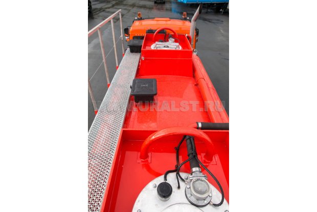 Автотопливозаправщик УСТ-5453 11 куб.м., 2 отсека