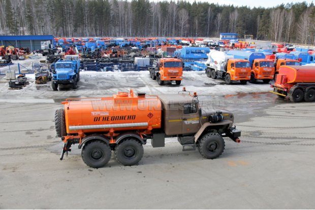 Урал АТЗ-9