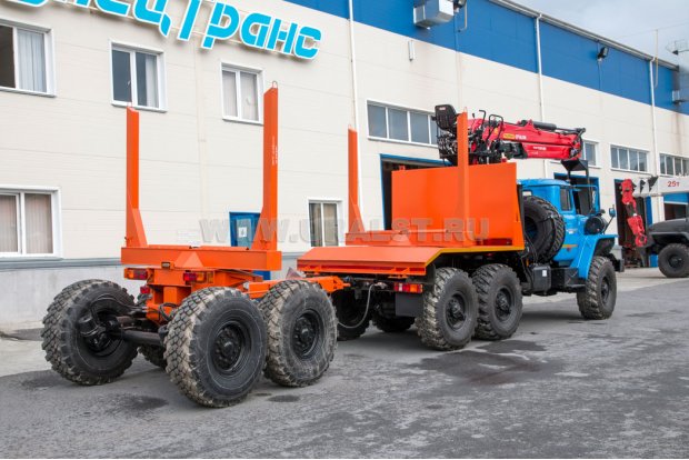 Лесовозный тягач УСТ-5453 с ГМ Epsilon M130L97 + Роспуск лесовозный УСТ-94651