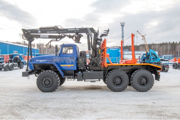 Лесовоз с манипулятором Майман 110S УСТ 54538D  Урал 5557-60Е5