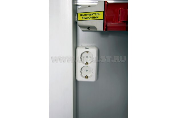 Розетки для подключения потребителей 220V