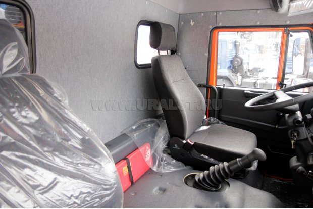Кабина Камаз 43118-3049-46