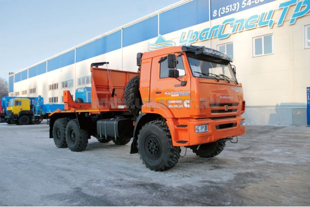 Трубоплетевозный тягач УСТ-5453 на шасси Камаз 43118-RF