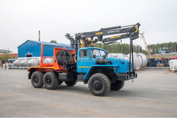 Лесовоз Урал 5557-72М с гидроманипулятором VM10L