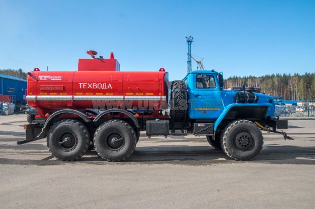 Автоцистерна для техводы АЦВ-10 УСТ 5453 Урал 5557-1112-72Е5, поливомоечная рейка 