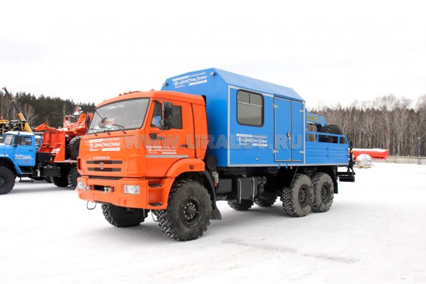 Мобильная ремонтная мастерская Камаз 43118-46 с краном-манипулятором ИТ-80