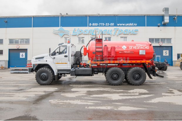 Автоцистерна вакуумная нефтепромысловая АКН-10 КО УСТ 5453 Урал NEXT 4320-72Е5Г38, рев. люк, доработка под ДОПОГ, УВЭОС