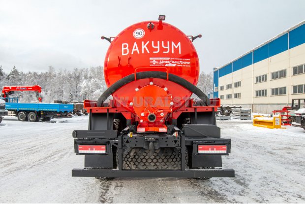 Автоцистерна вакуумная МВ-10 КО УСТ 5453 Камаз 43118-50, ревизионный люк