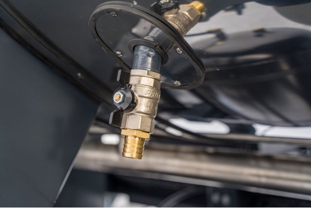 Слив с экологического короба