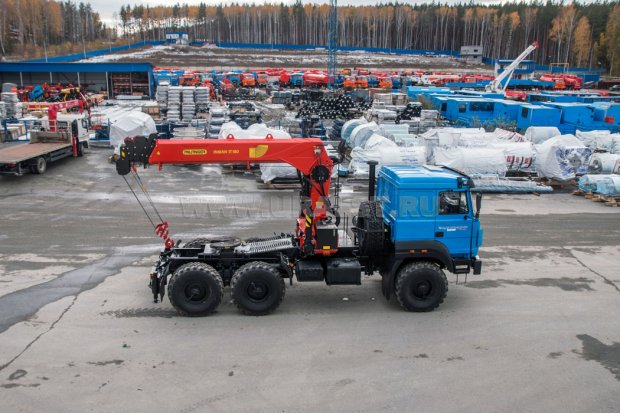 Тягач Урал 44202-82М с краном-манипулятором ИТ-180