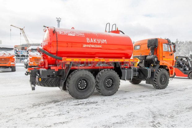 Автоцистерна вакуумная МВ-10 КО УСТ 5453 Камаз 43118-50, ревизионный люк